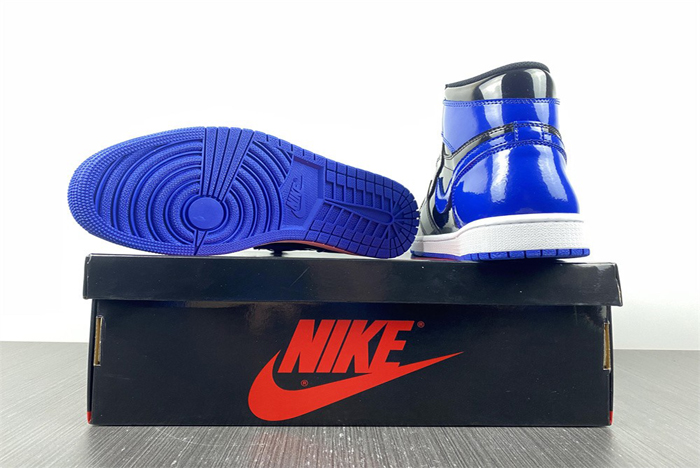 Air Jordan 1 Retr o OG 555088-404