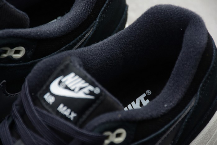 Nike Air Max 1 Premium